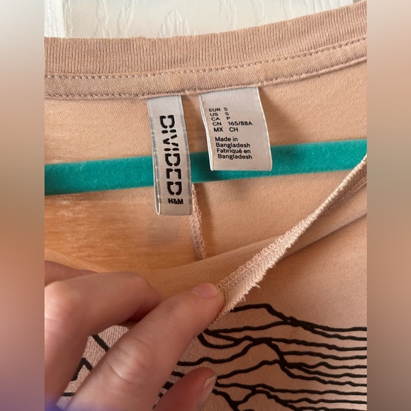 H&M Joy Division | Graphic Tank Top Muscle Tee | Soft Dusty Pink - Picture 2 of 12